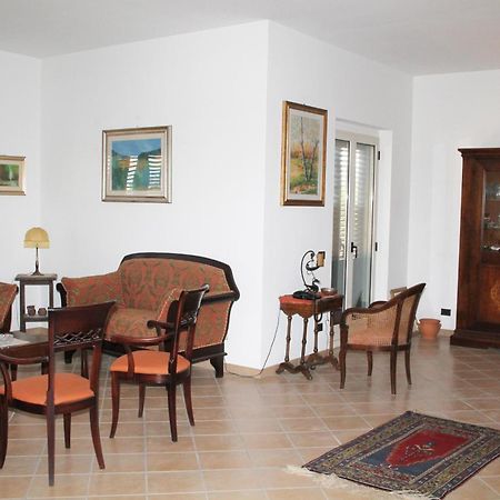 Torre Ancinale Bed & Breakfast โซเวราโต มาริน่า ภายนอก รูปภาพ