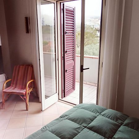 Torre Ancinale Bed & Breakfast โซเวราโต มาริน่า ภายนอก รูปภาพ