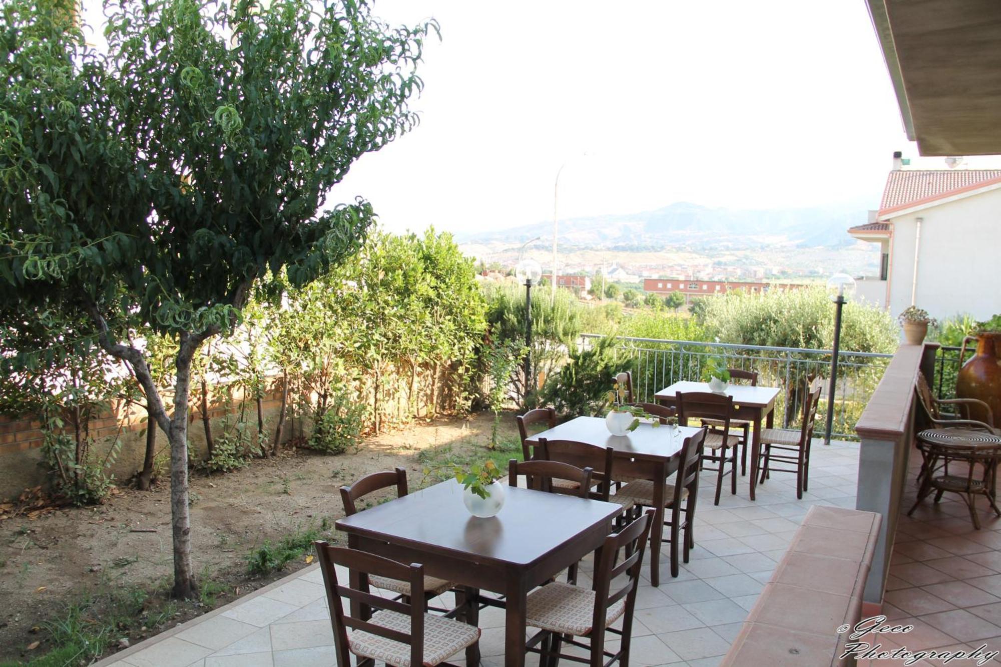 Torre Ancinale Bed & Breakfast โซเวราโต มาริน่า ภายนอก รูปภาพ