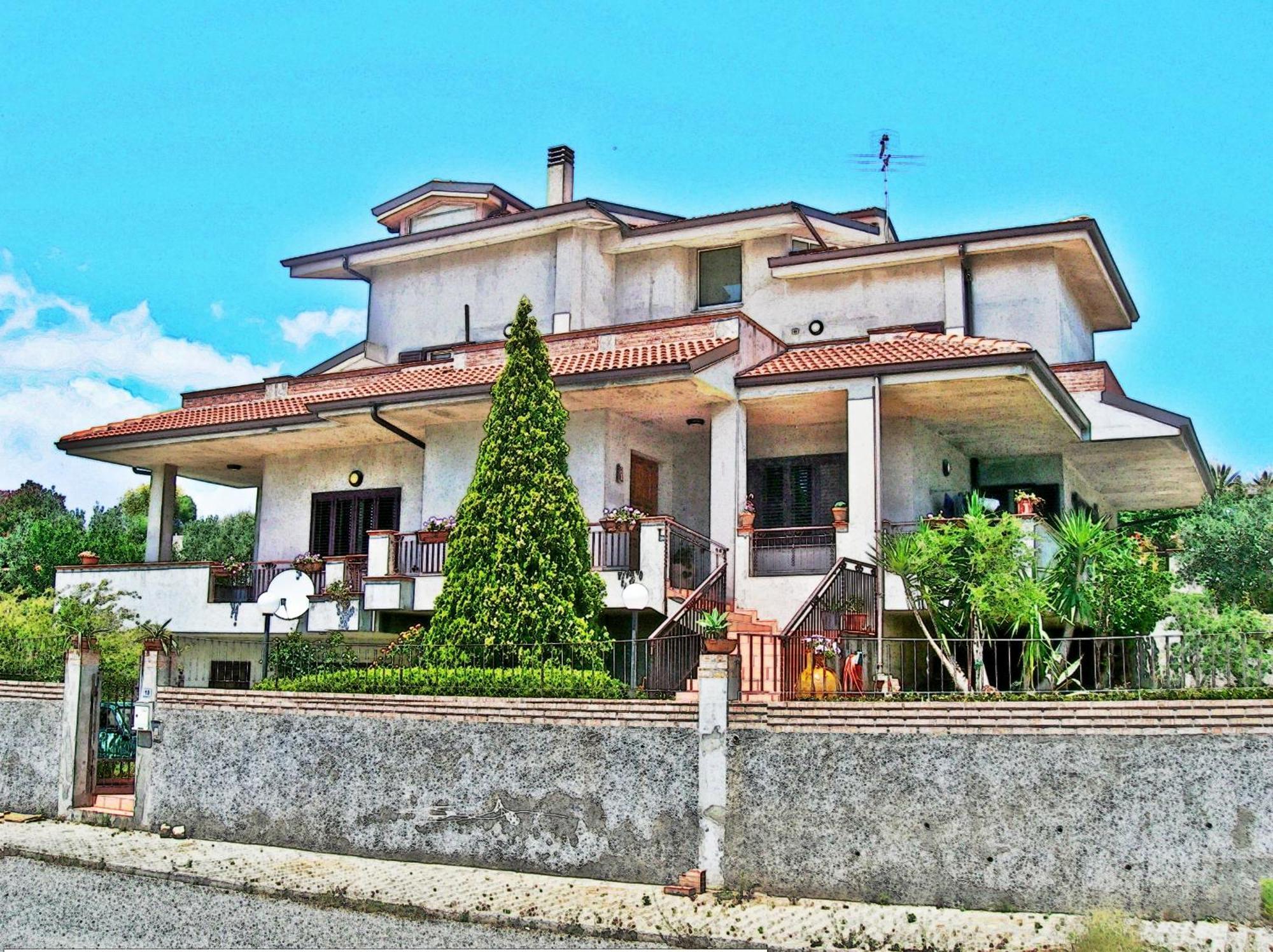 Torre Ancinale Bed & Breakfast โซเวราโต มาริน่า ภายนอก รูปภาพ