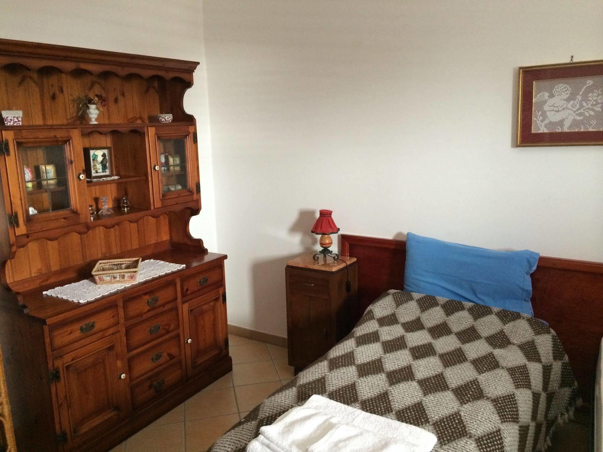Torre Ancinale Bed & Breakfast โซเวราโต มาริน่า ภายนอก รูปภาพ