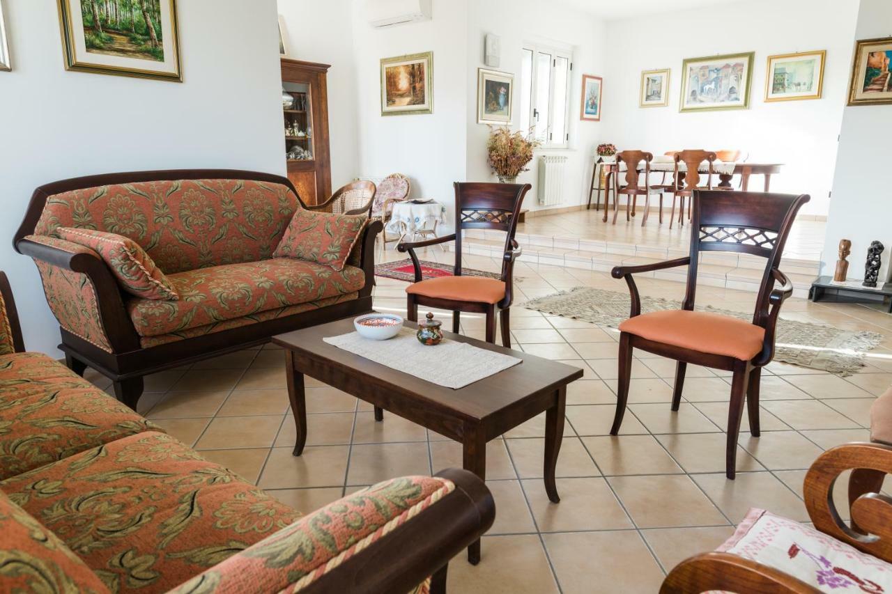 Torre Ancinale Bed & Breakfast โซเวราโต มาริน่า ภายนอก รูปภาพ